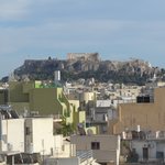 Blick über das Häusermeer Athens auf die Akropolis