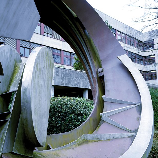 Metallplastik «Energie und Zentrum» von Silvio Mattioli